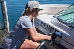 Fueling up boat Fueling boat